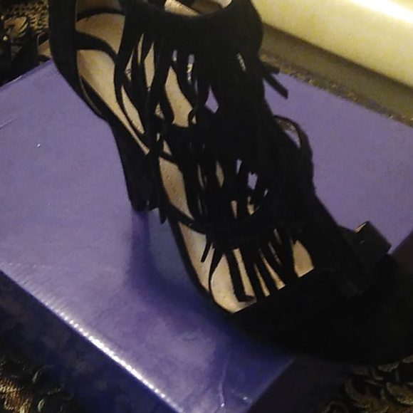 Shoes - Picture 2 of 2